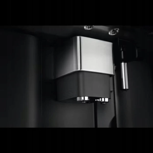 Ekspres ciśnieniowy do zabudowy Electrolux EBC85H